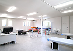 特長イメージ:広々としたリハビリテーション室