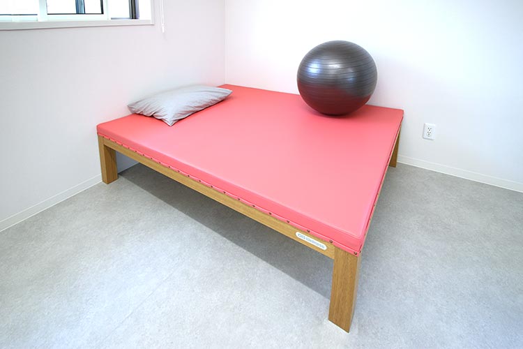 マット付プラットフォームベッドイメージ